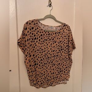 Fighting eel Leopard Print Momo Women's Top